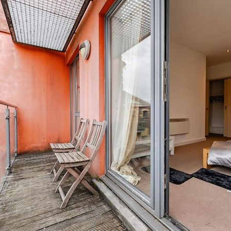 Private Room In Cardiff City Center Exteriör bild