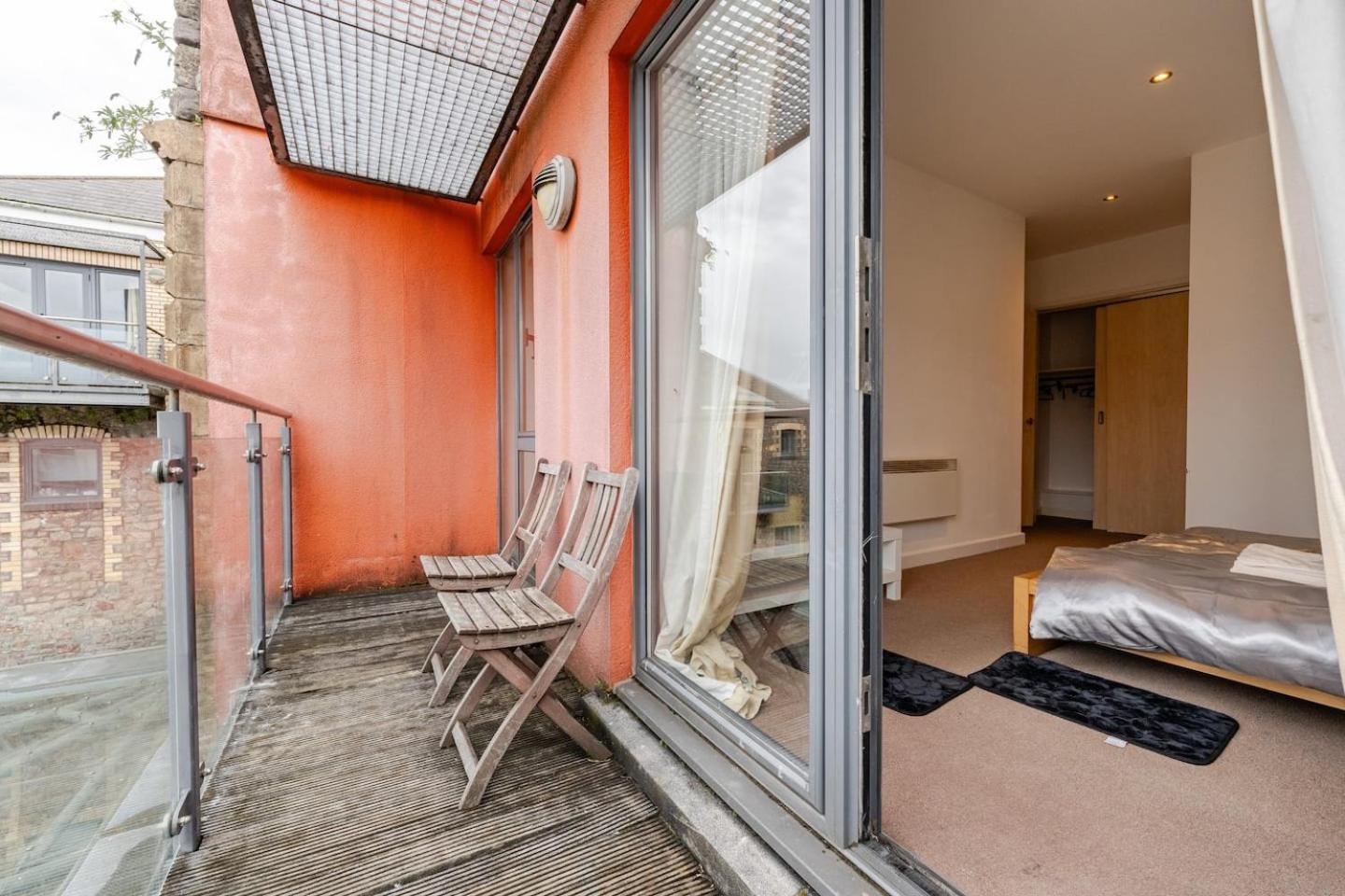 Private Room In Cardiff City Center Exteriör bild