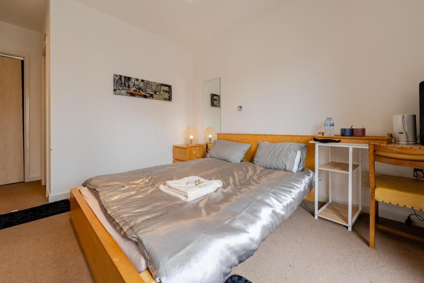 Private Room In Cardiff City Center Exteriör bild