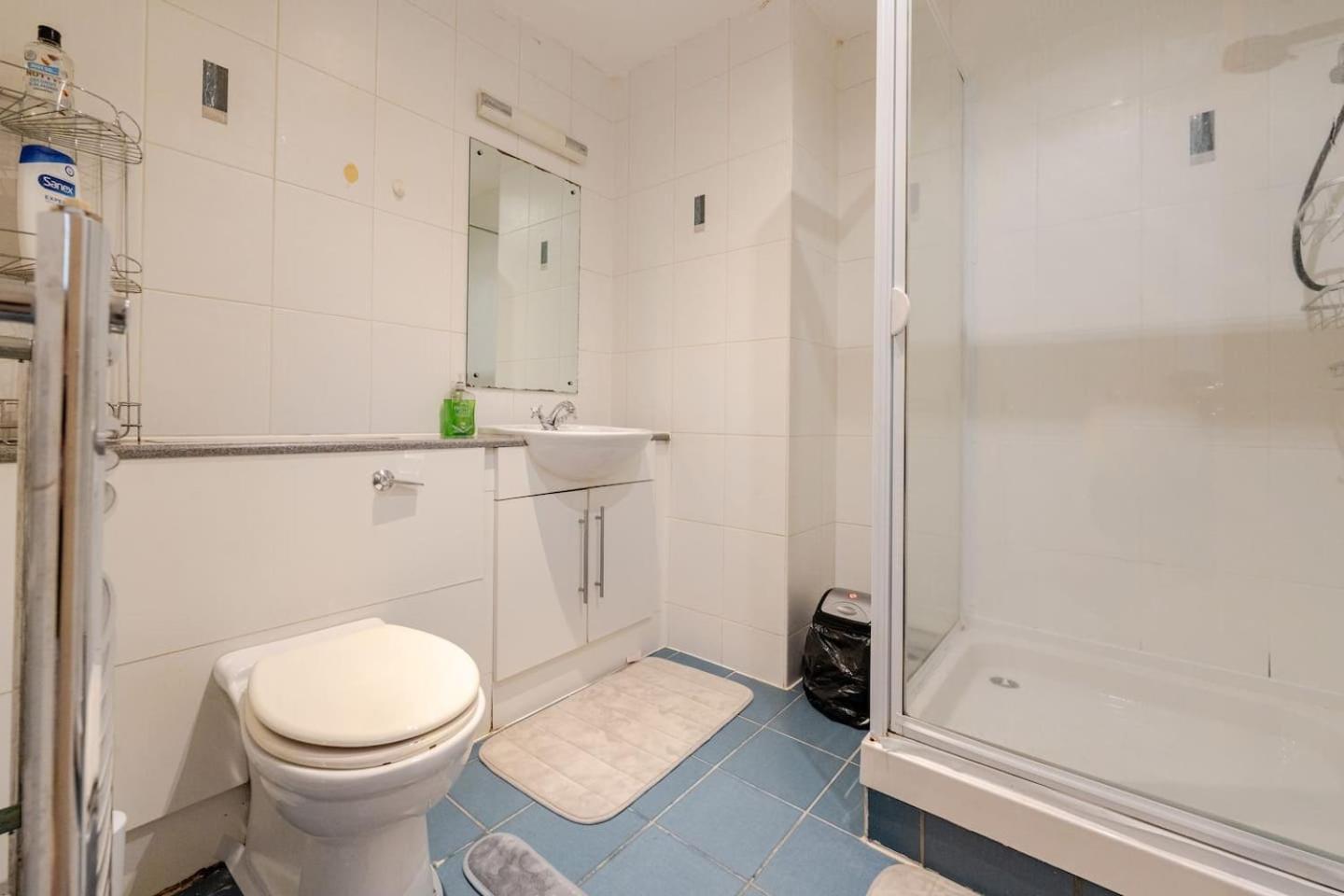 Private Room In Cardiff City Center Exteriör bild